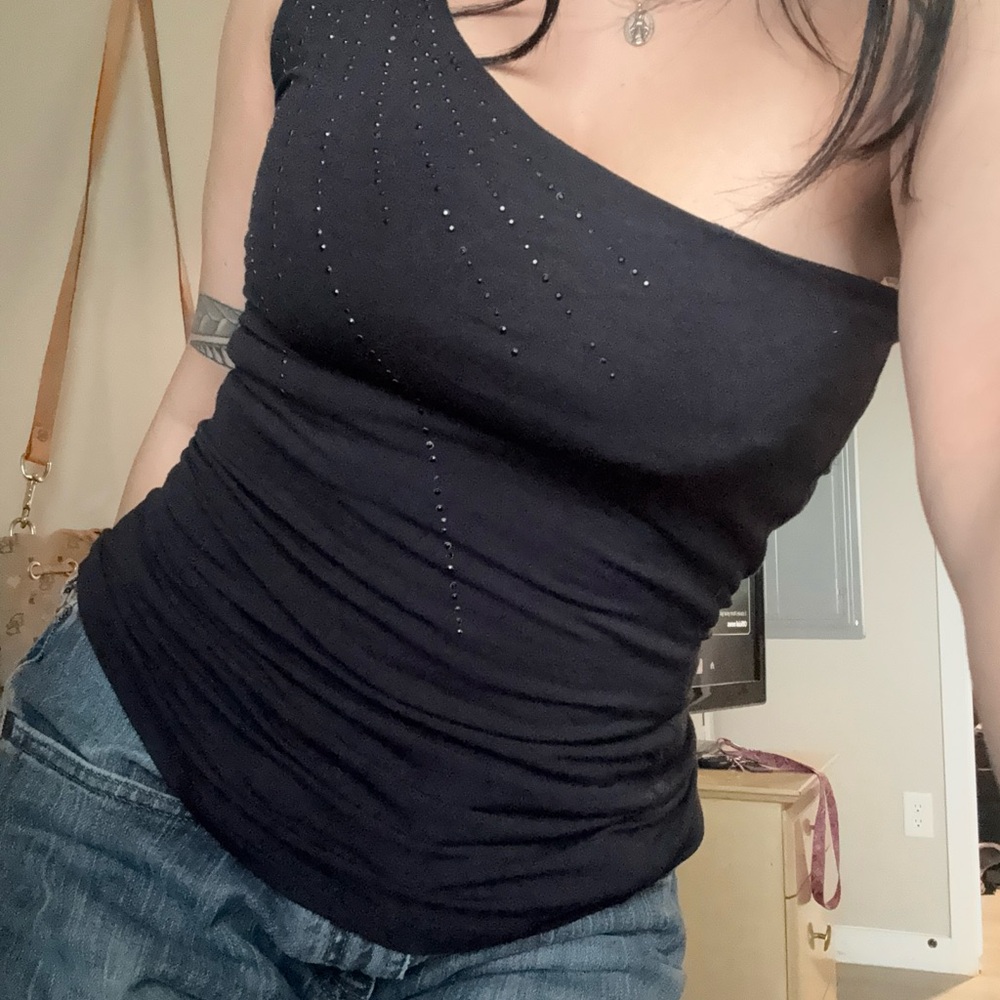 Elegant Black One-Shoulder Top